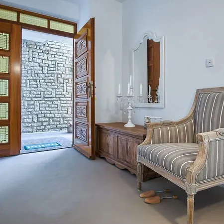 Lemon Apartment