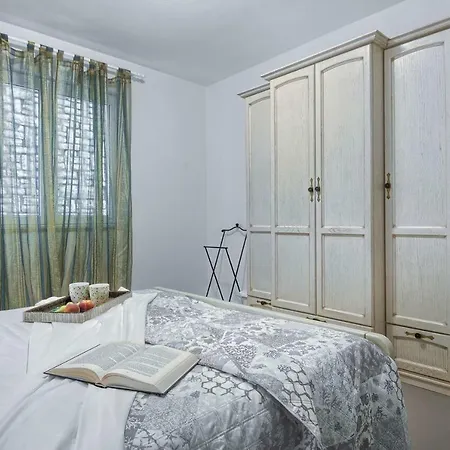 Apartment Lemon